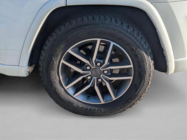 Used 2020 Jeep Grand Cherokee Overland AWD/4WD image 8