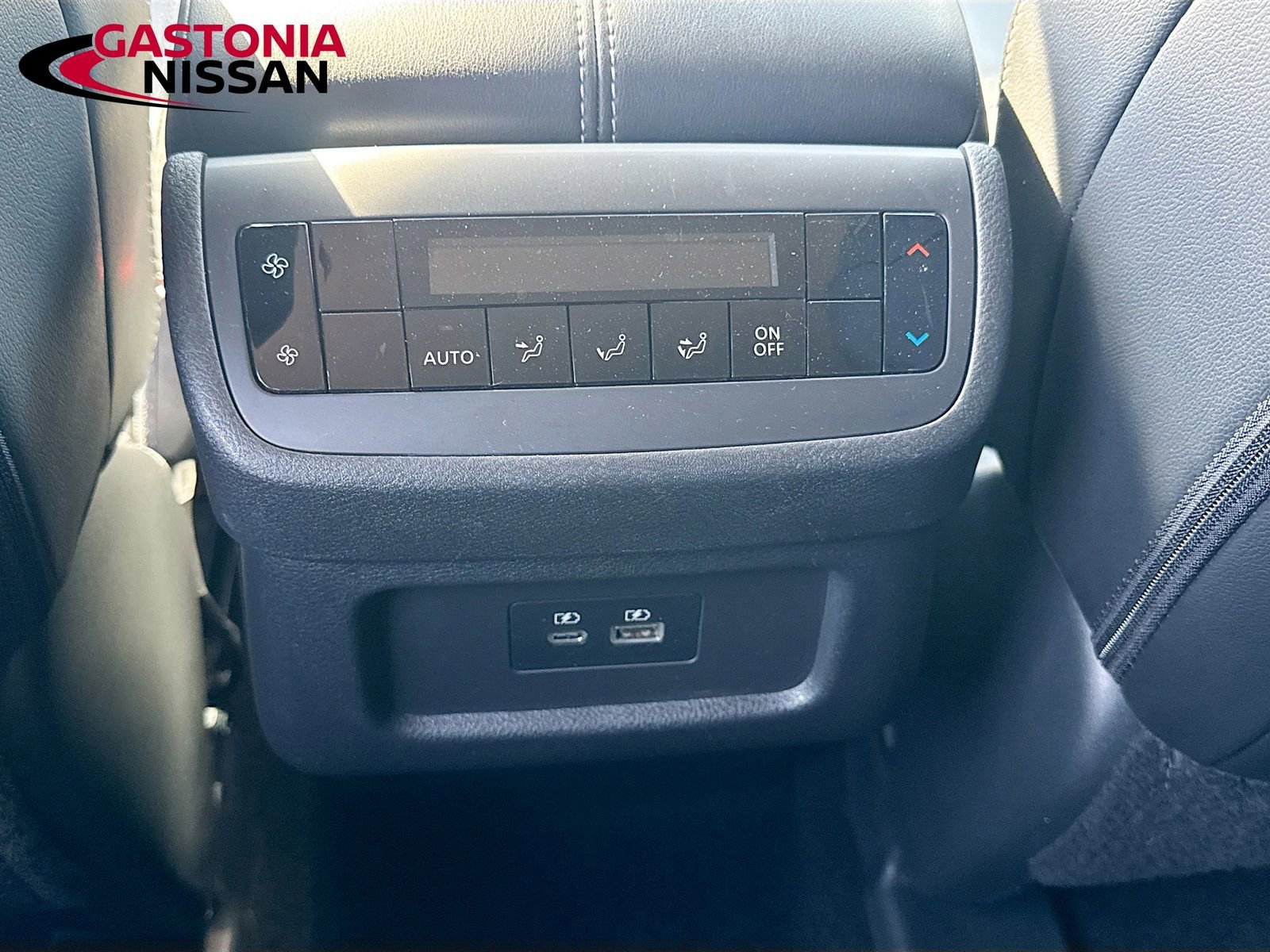 Used 2024 Nissan Pathfinder SL image 33