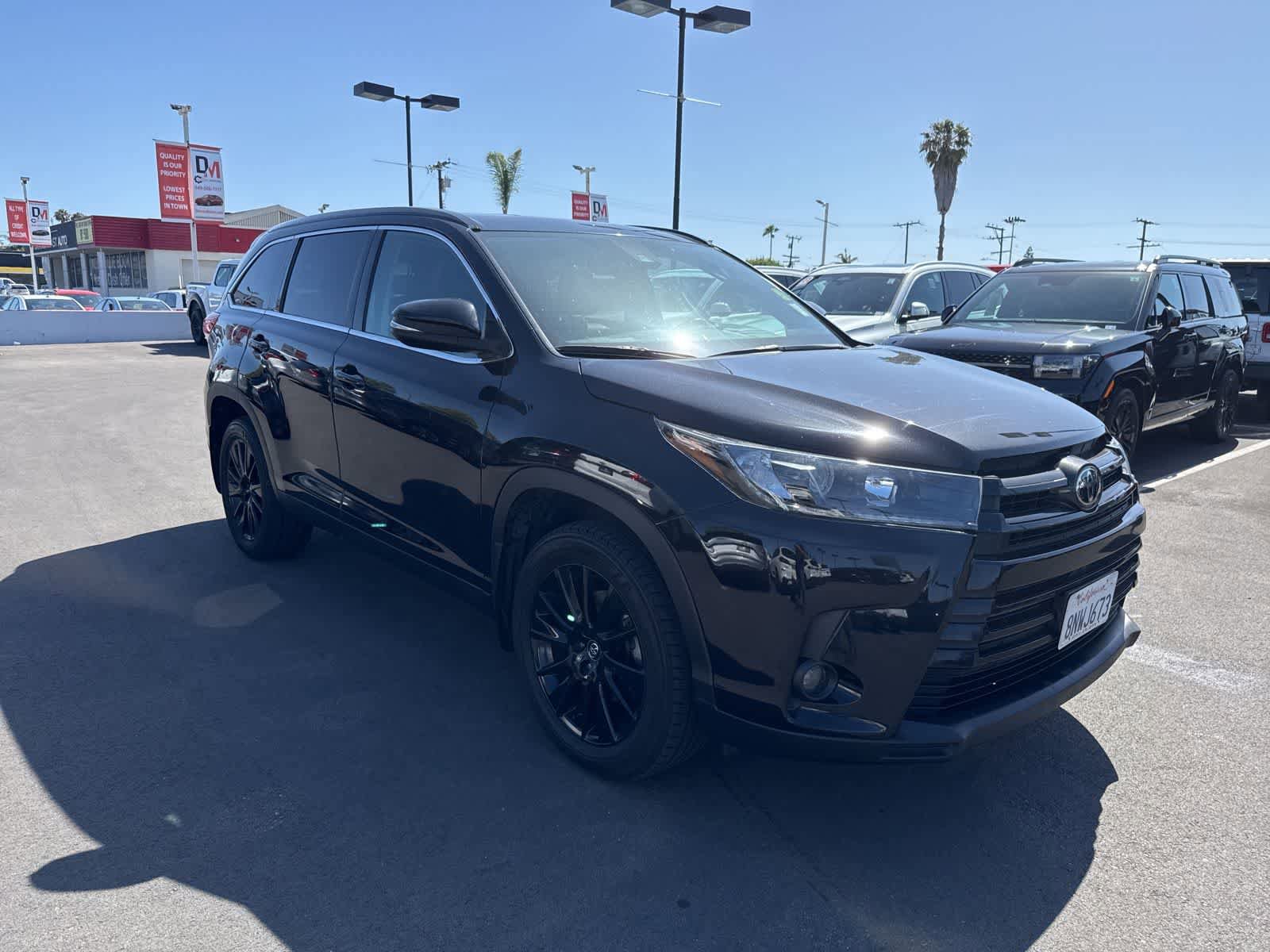 Used 2019 Toyota Highlander SE FWD image 3