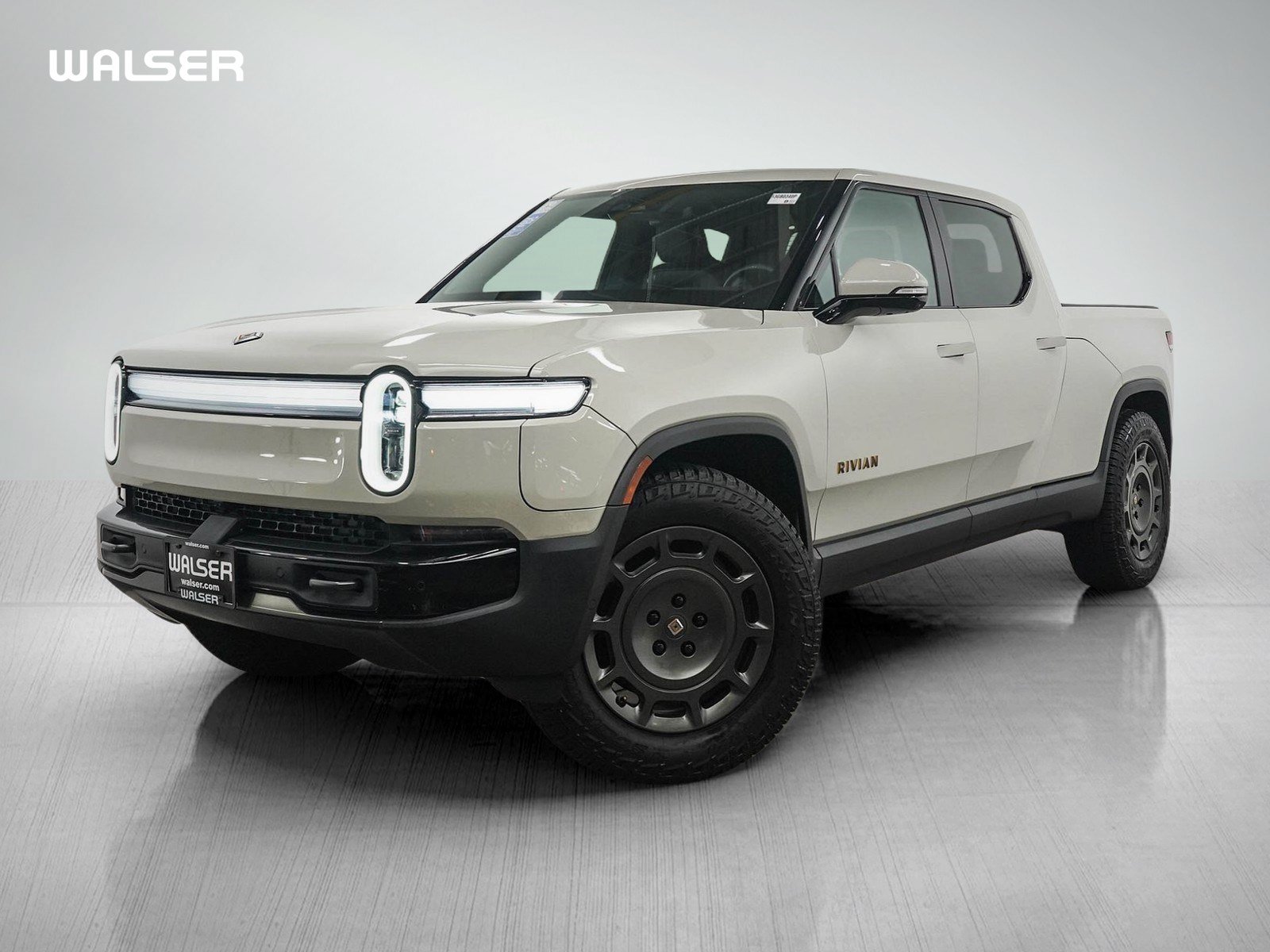 Used 2025 Rivian R1T Adventure Tri AWD/4WD image 1