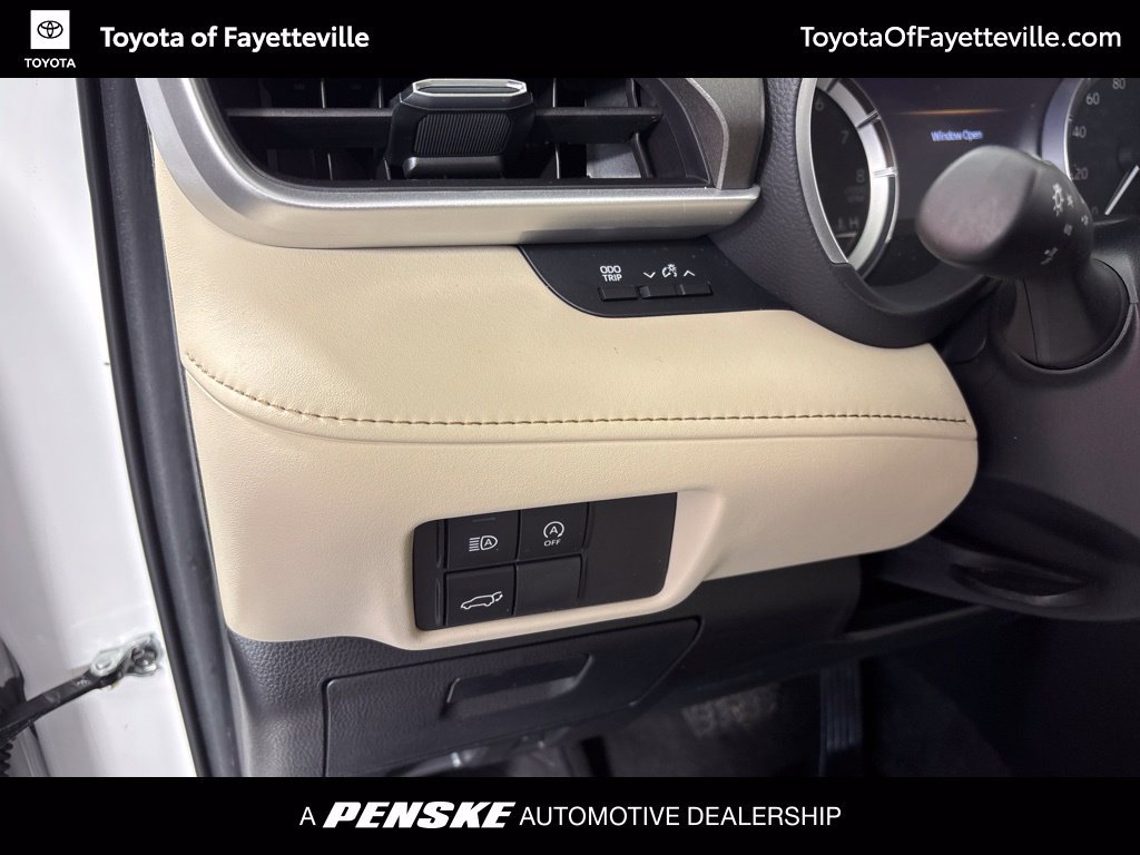 Used 2023 Toyota Highlander XLE FWD image 30