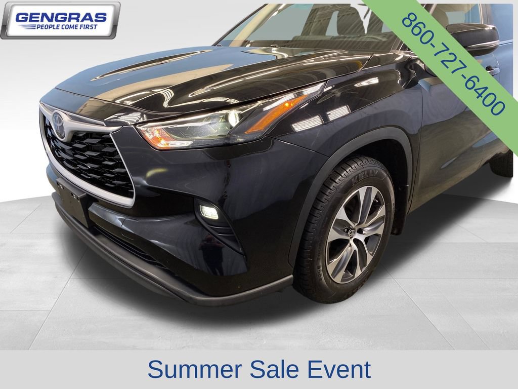 Used 2023 Toyota Highlander XLE AWD/4WD image 50