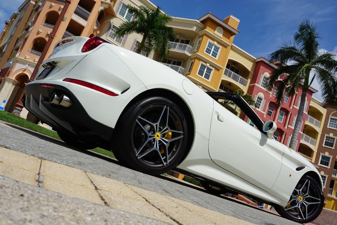 Used 2017 Ferrari California T RWD image 59