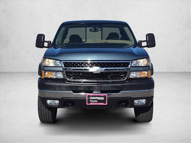 Used 2006 Chevrolet Silverado 2500 LT w/ Heavy-Duty Power Package RWD image 2