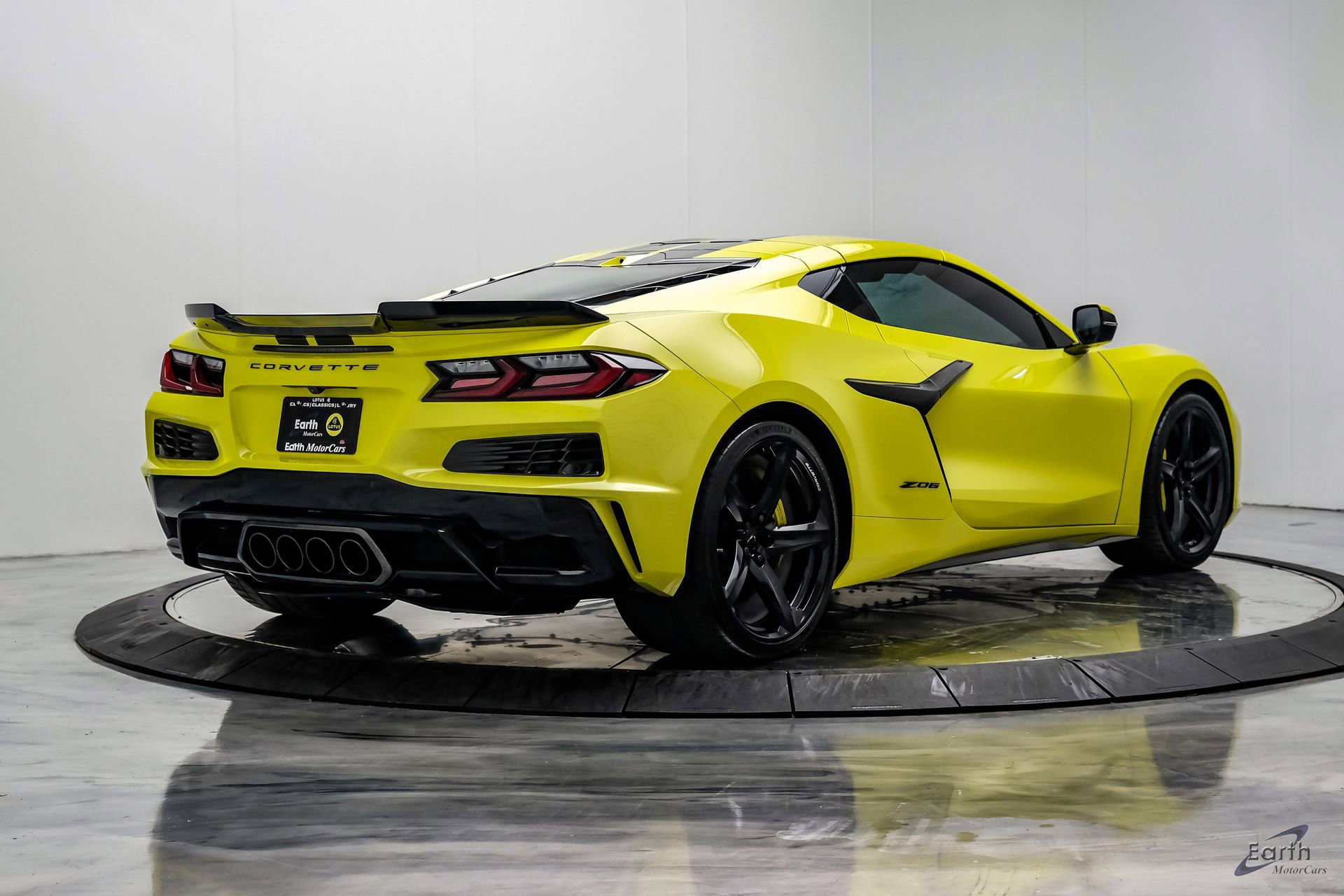 Used 2024 Chevrolet Corvette Z06 w/ Stealth Interior Trim Package RWD image 23