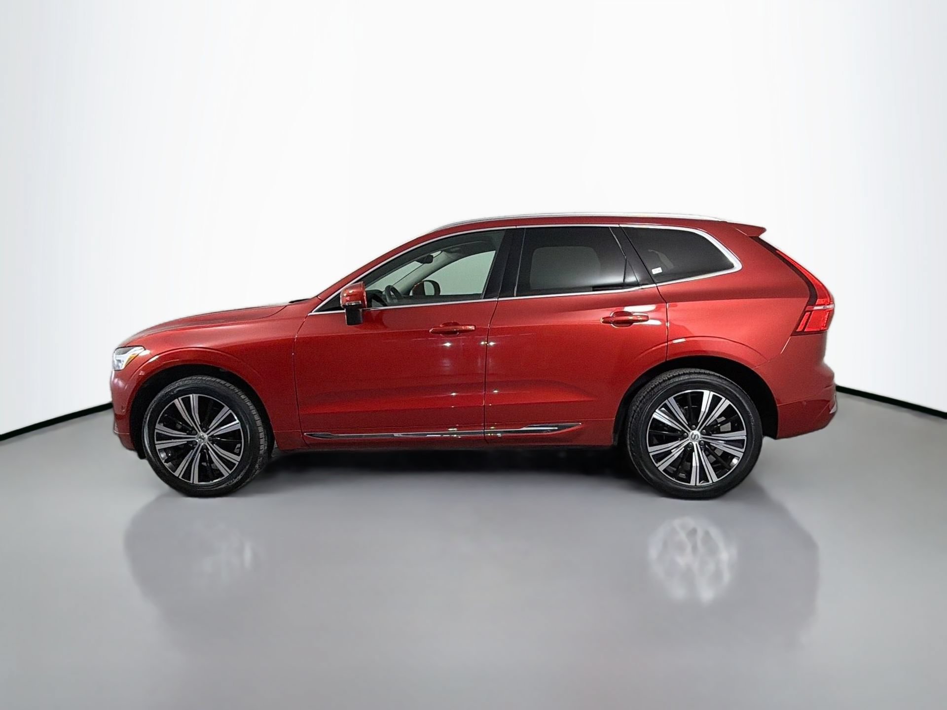 Certified 2023 Volvo XC60 B5 Plus w/ Protection Package Premier FWD image 9