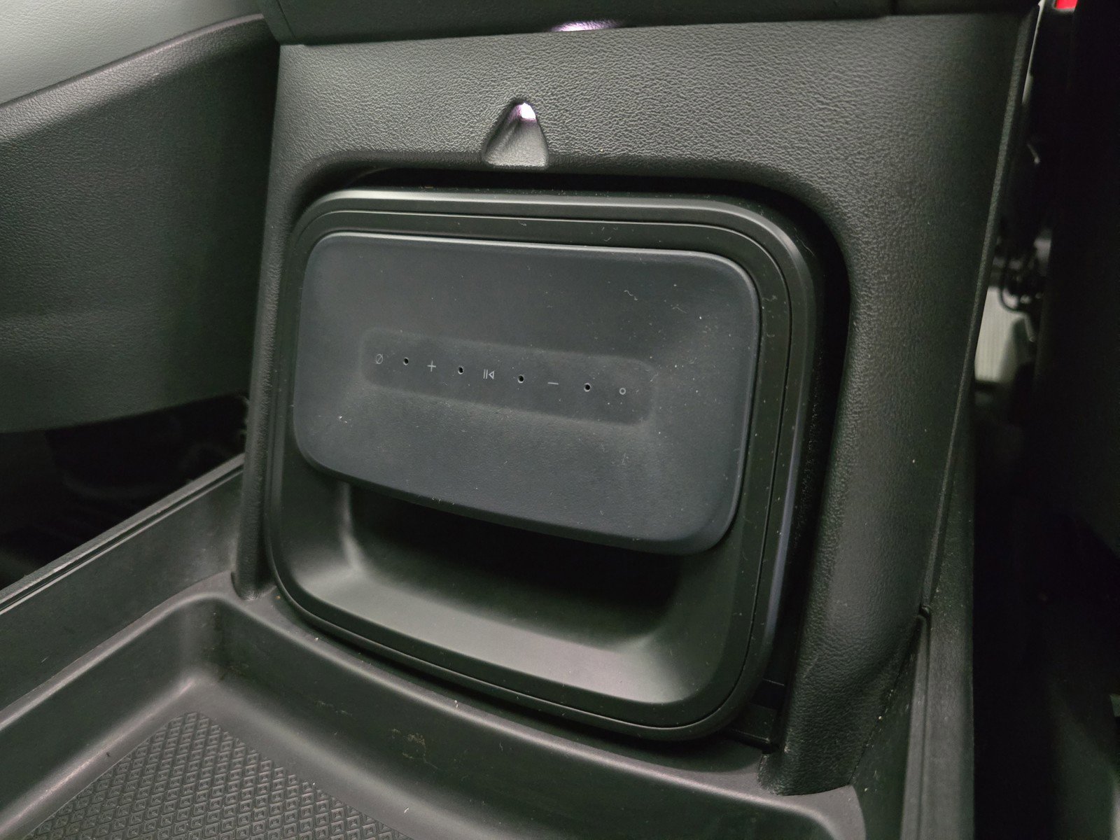 Used 2024 Rivian R1S Adventure AWD/4WD image 33
