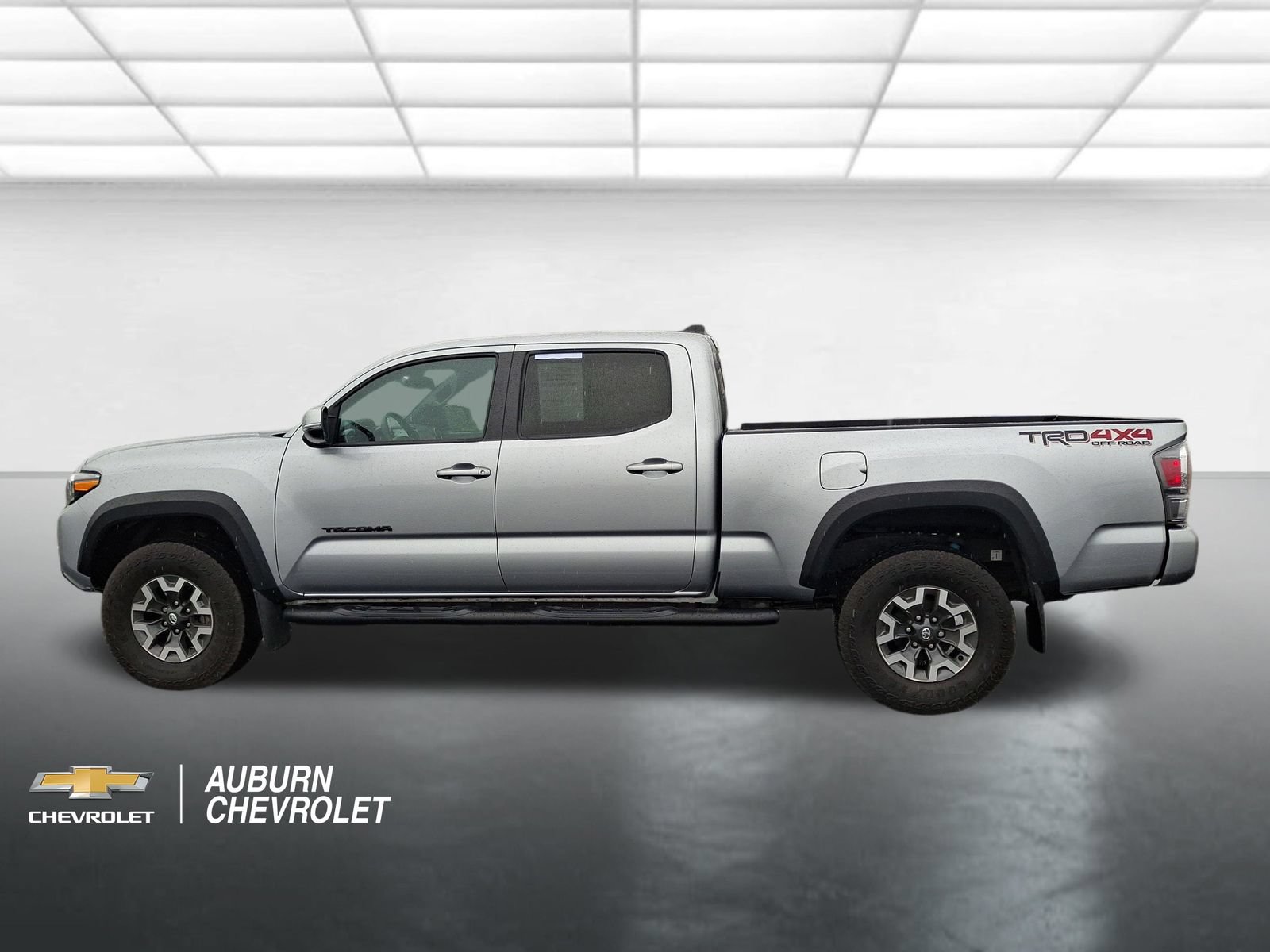 Used 2023 Toyota Tacoma TRD Off-Road w/ Technology Package AWD/4WD image 6