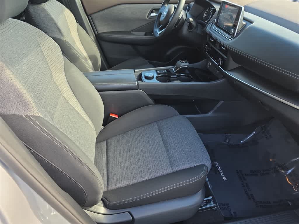Used 2023 Nissan Rogue SV AWD/4WD image 10