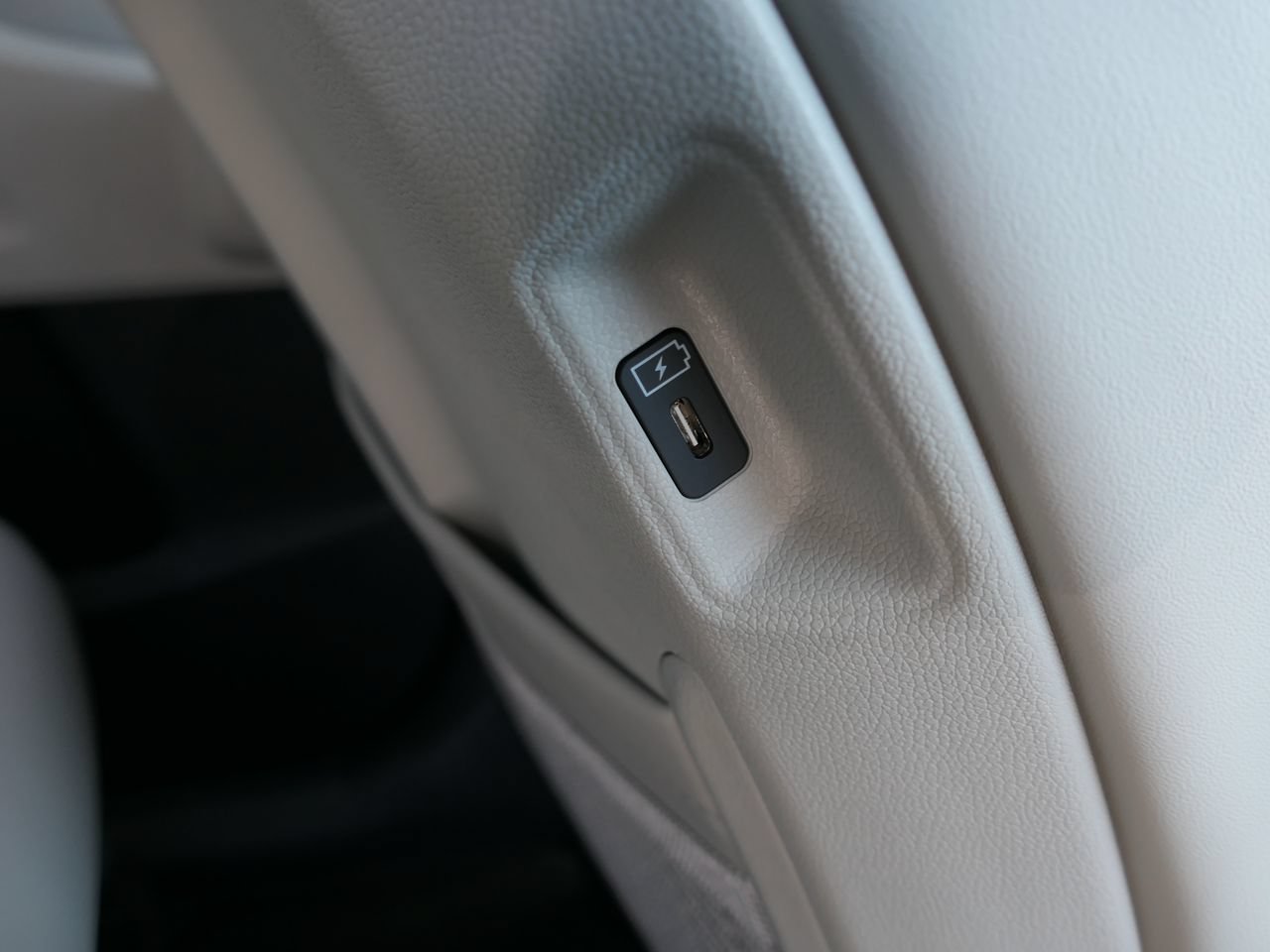 Certified 2026 Kia Sorento S FWD image 23