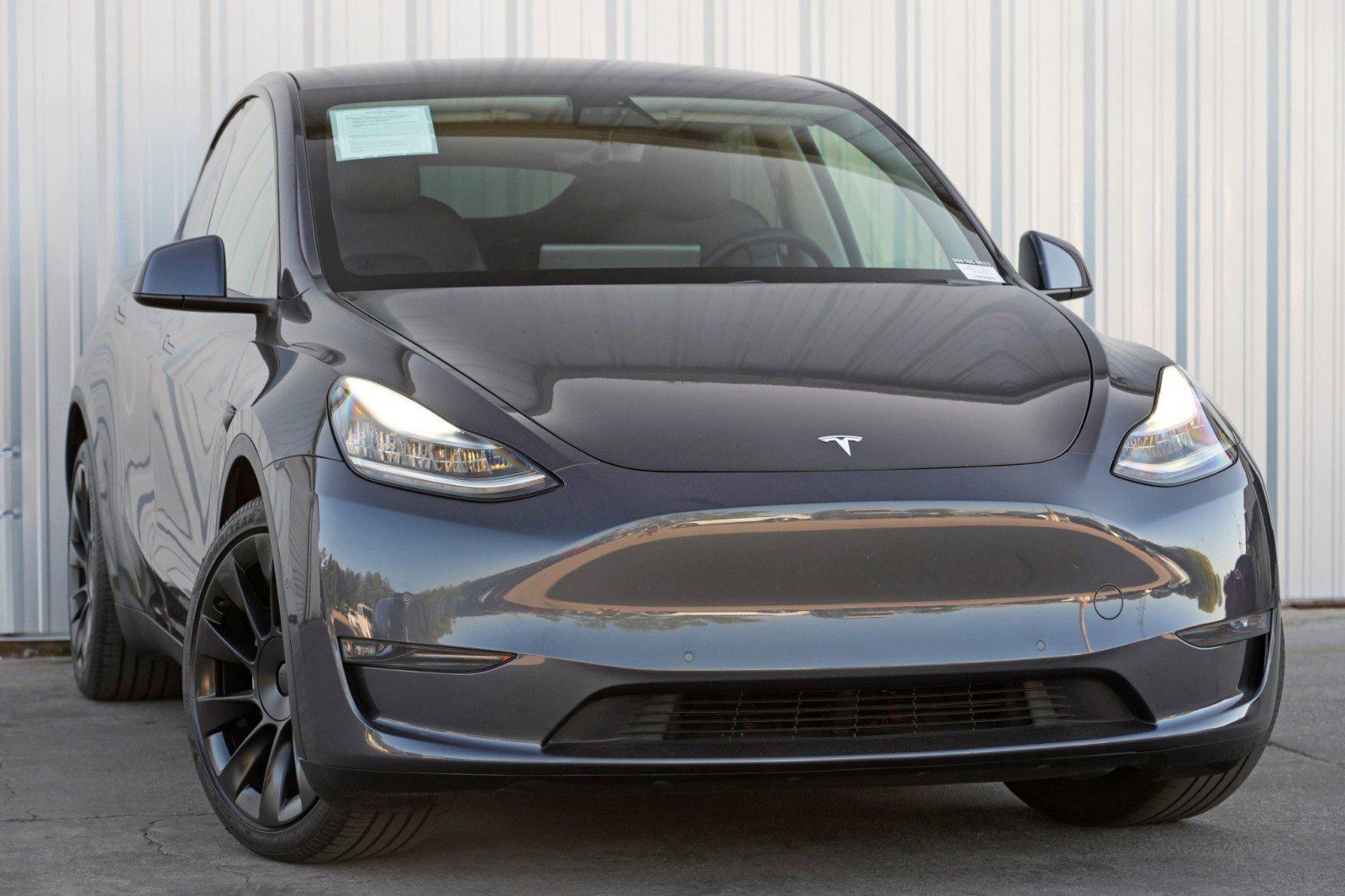 Used 2021 Tesla Model Y Long Range image 2