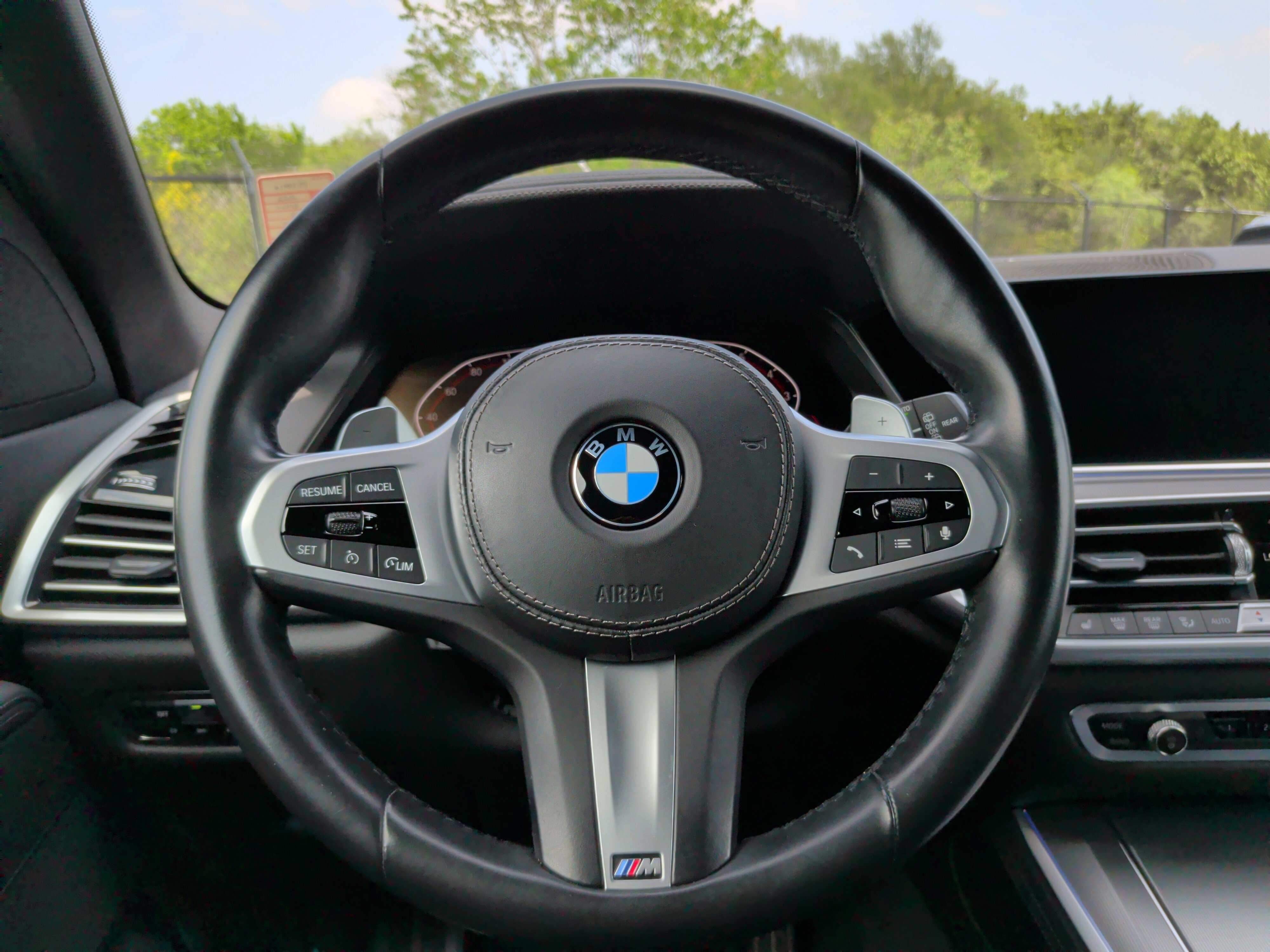 Used 2022 BMW X5 xDrive40i w/ M Sport Package AWD/4WD image 21