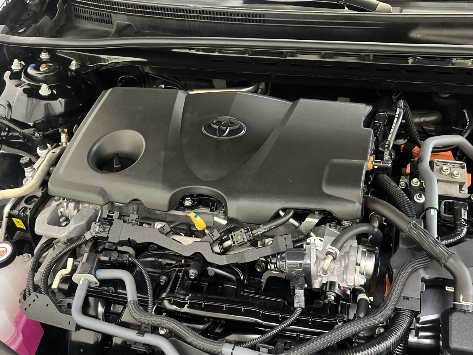 Used 2025 Toyota Camry SE FWD image 26