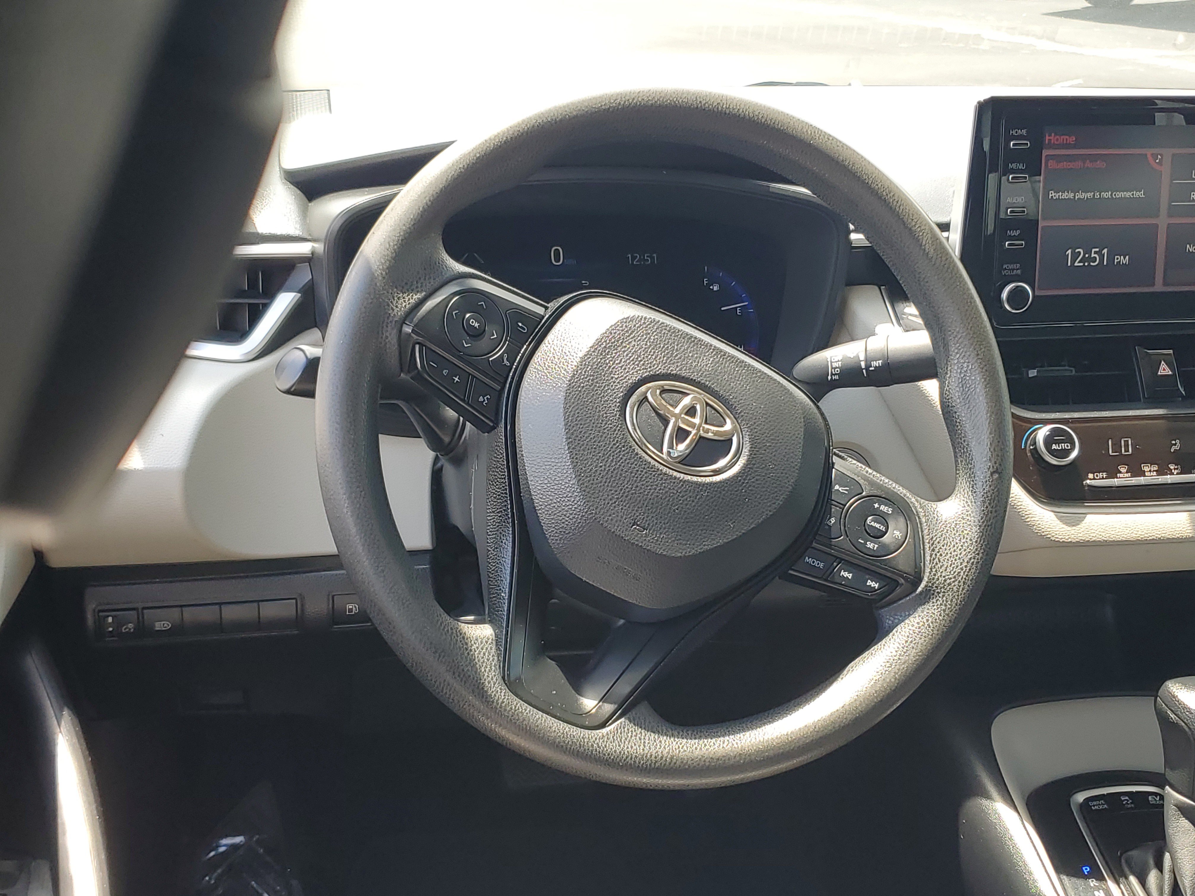 Used 2020 Toyota Corolla LE w/ Carpet Mat Package (TMS) FWD image 9