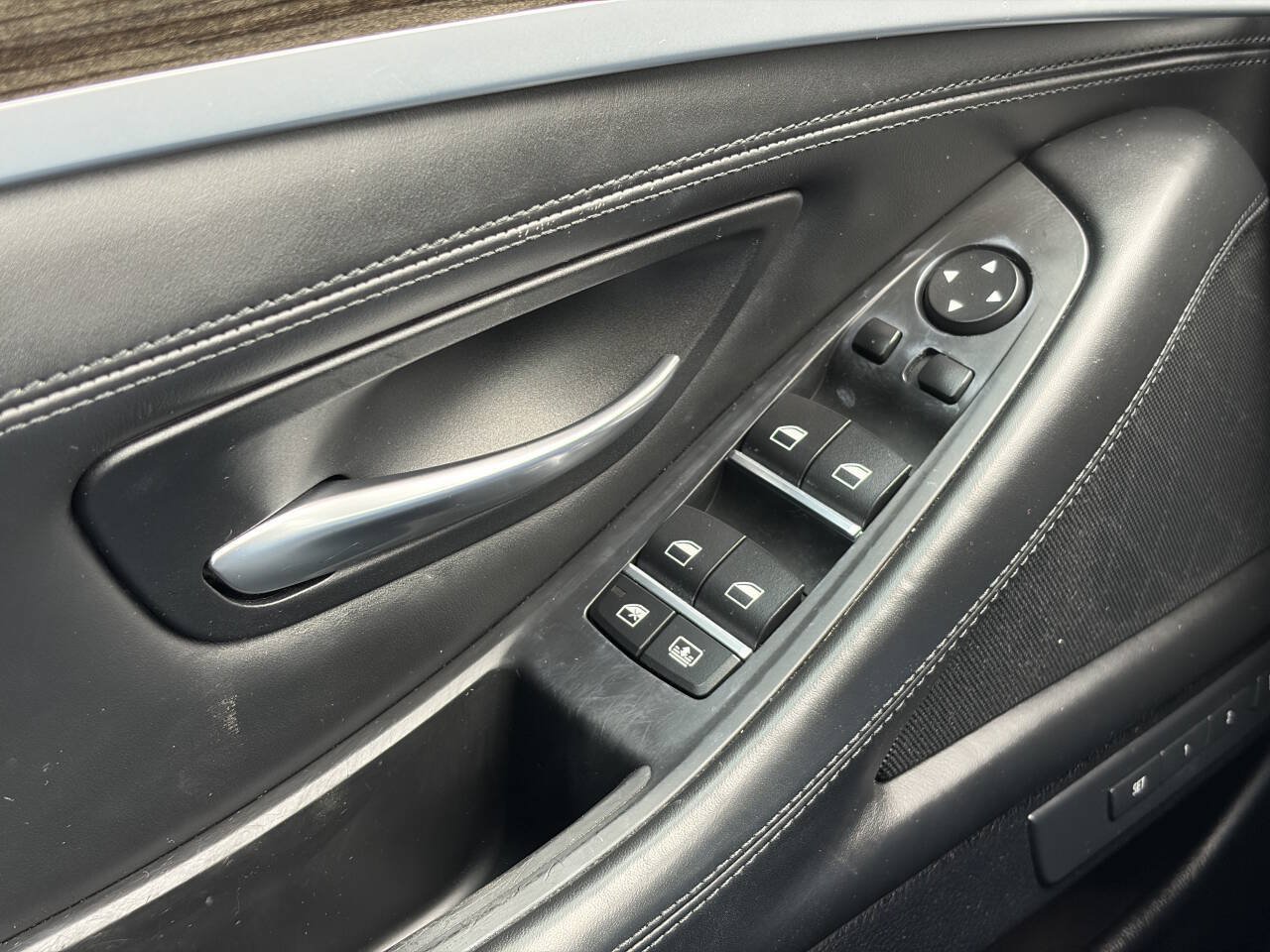 Used 2016 BMW 550i xDrive Sedan AWD/4WD image 29