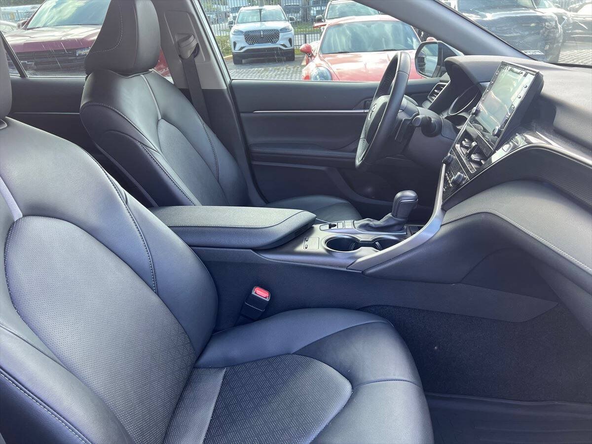 Used 2024 Toyota Camry XSE FWD image 7