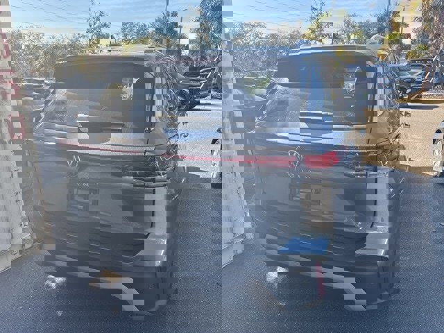 Used 2025 Volkswagen Tiguan S image 9