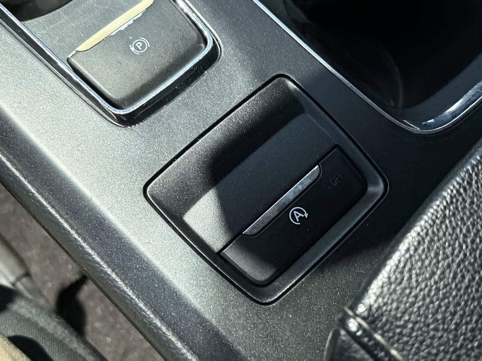 Used 2019 Ford Fusion SE FWD image 24
