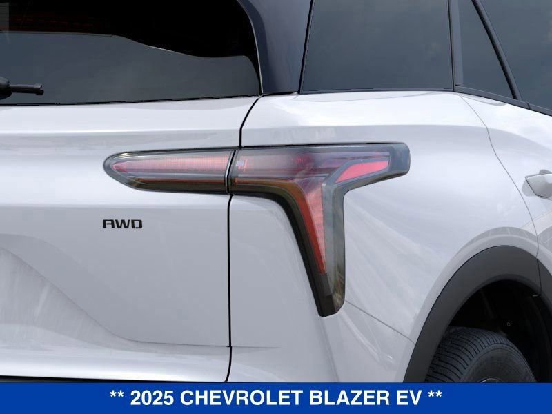 New 2025 Chevrolet Blazer EV LT image 12