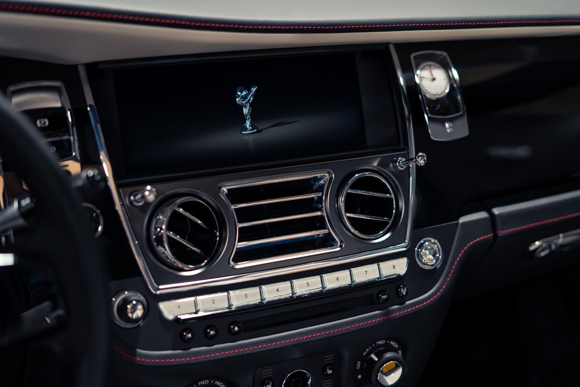 Used 2018 Rolls-Royce Dawn RWD image 28