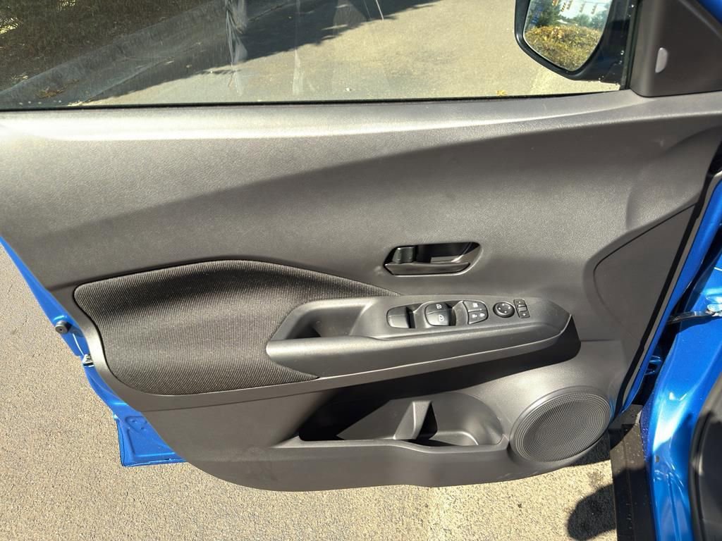 New 2025 Nissan Kicks S image 16