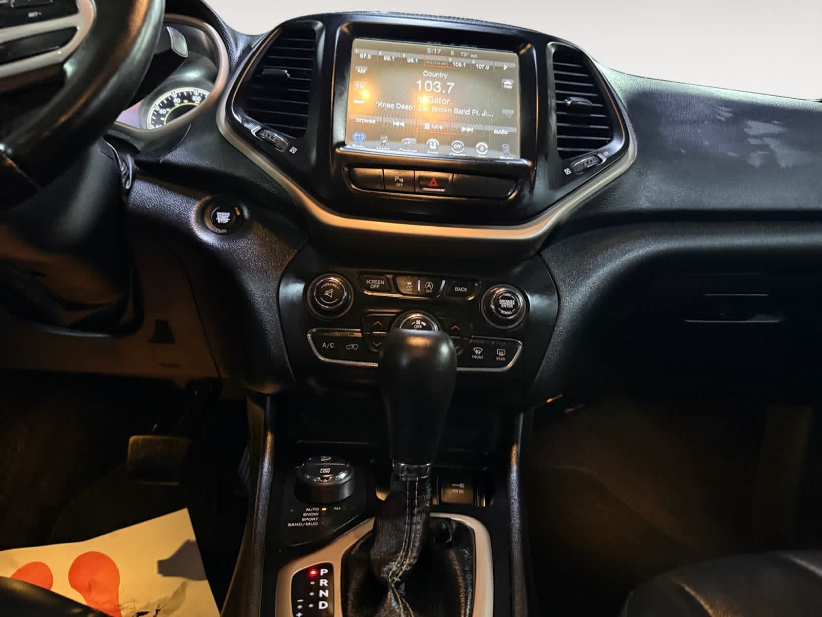 Used 2018 Jeep Cherokee Limited w/ Trailer Tow Group AWD/4WD image 18