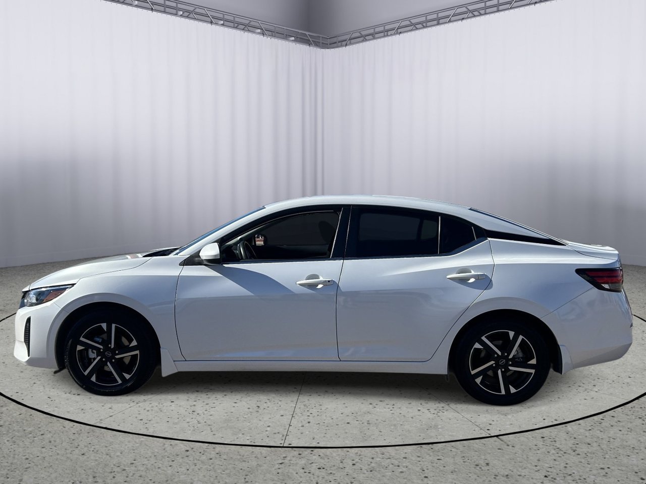 Used 2024 Nissan Sentra SV FWD image 3
