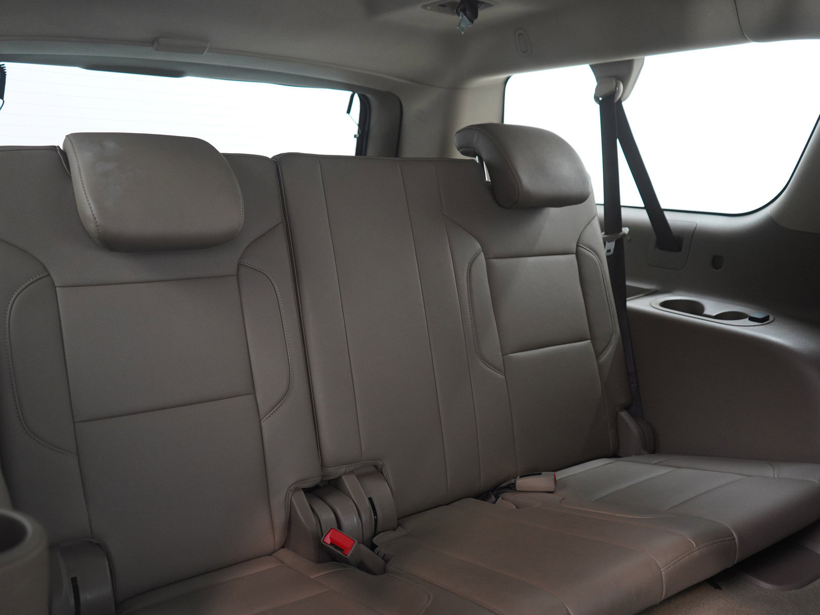 Used 2018 Chevrolet Suburban Premier AWD/4WD image 14