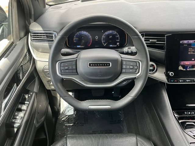 Used 2023 Jeep Wagoneer L Series III w/ Preferred Equipment Group AWD/4WD image 11