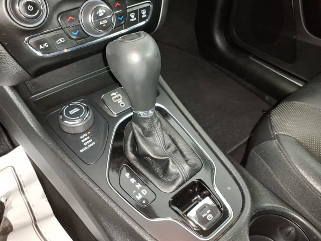 Used 2020 Jeep Cherokee Limited AWD/4WD image 20