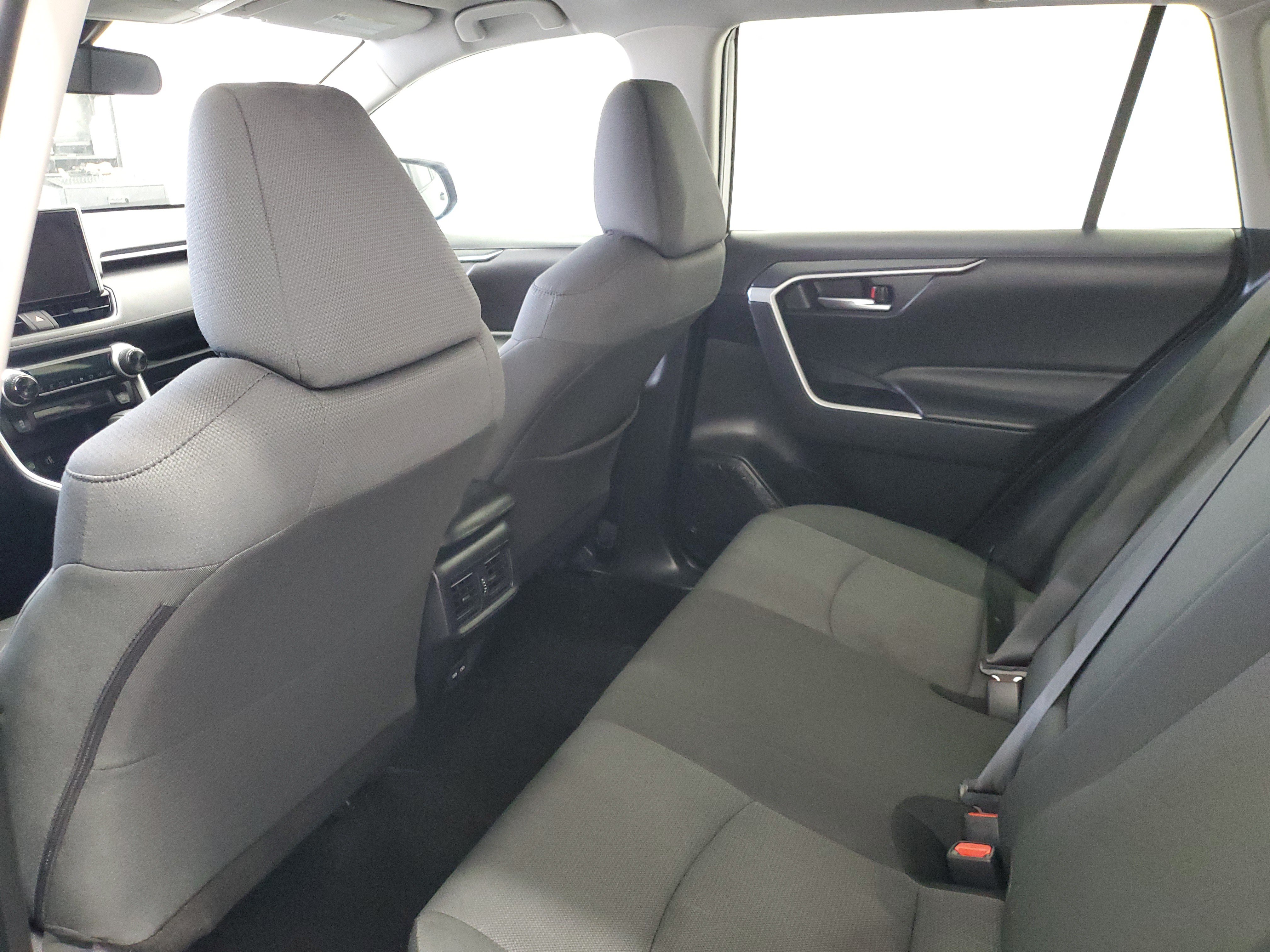 Used 2025 Toyota RAV4 XLE FWD image 10