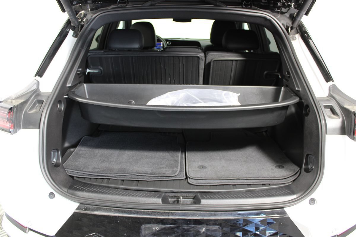 Used 2024 Chevrolet Equinox EV RS FWD image 24