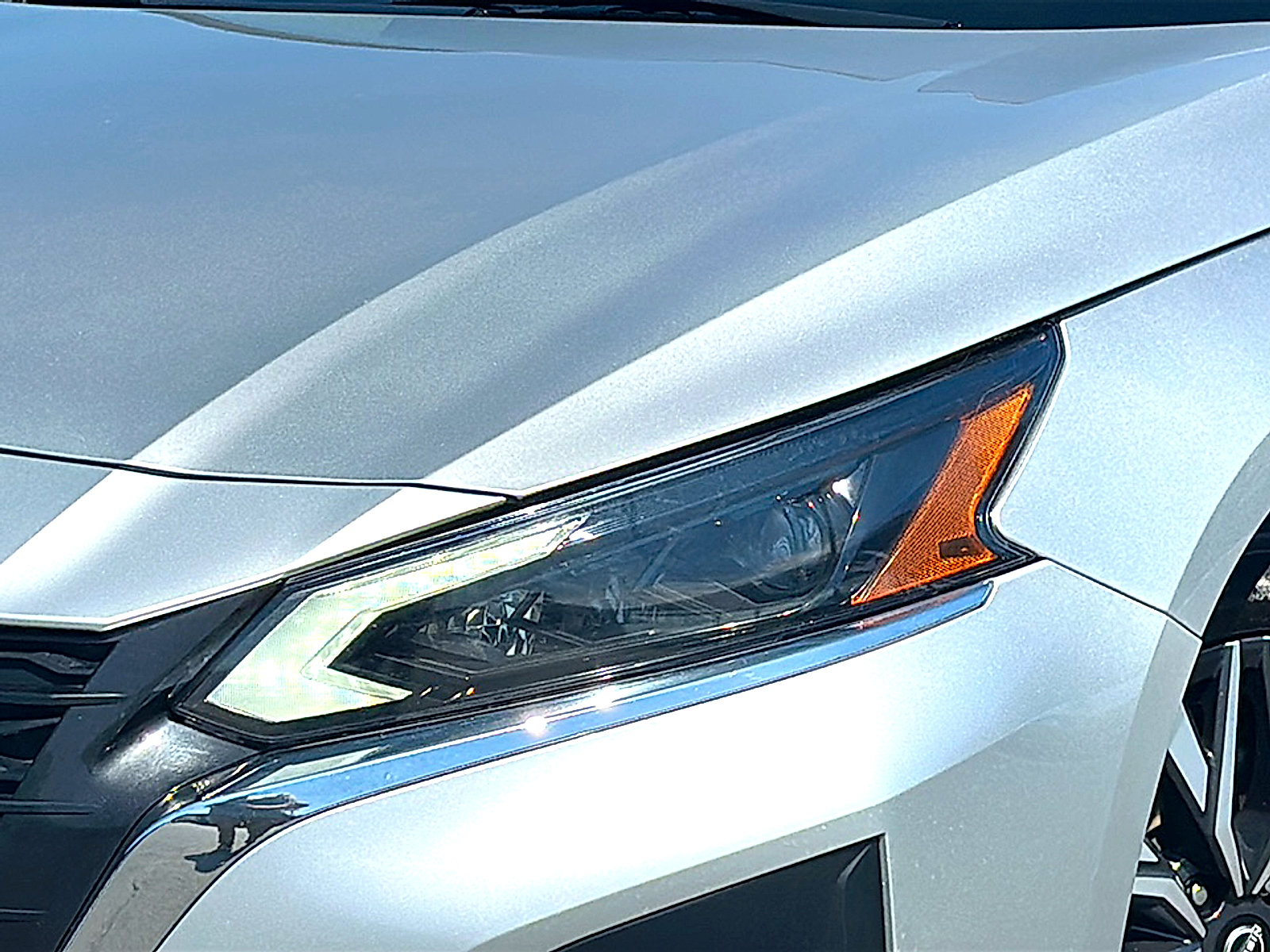 Used 2024 Nissan Altima 2.5 SV image 4