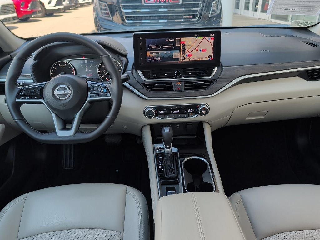 Used 2024 Nissan Altima 2.5 SL FWD image 17