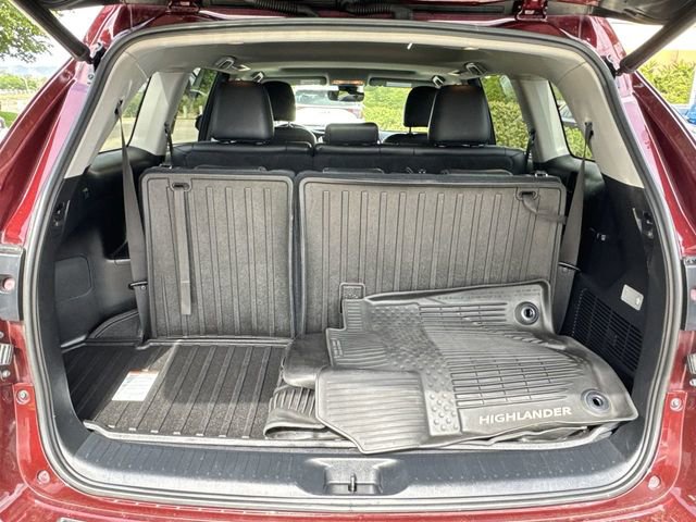 Used 2017 Toyota Highlander XLE AWD/4WD image 27