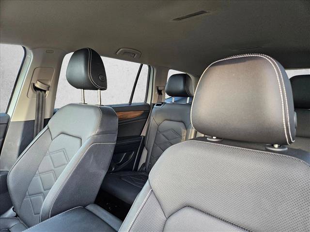 Used 2025 Volkswagen Atlas SE AWD/4WD image 15