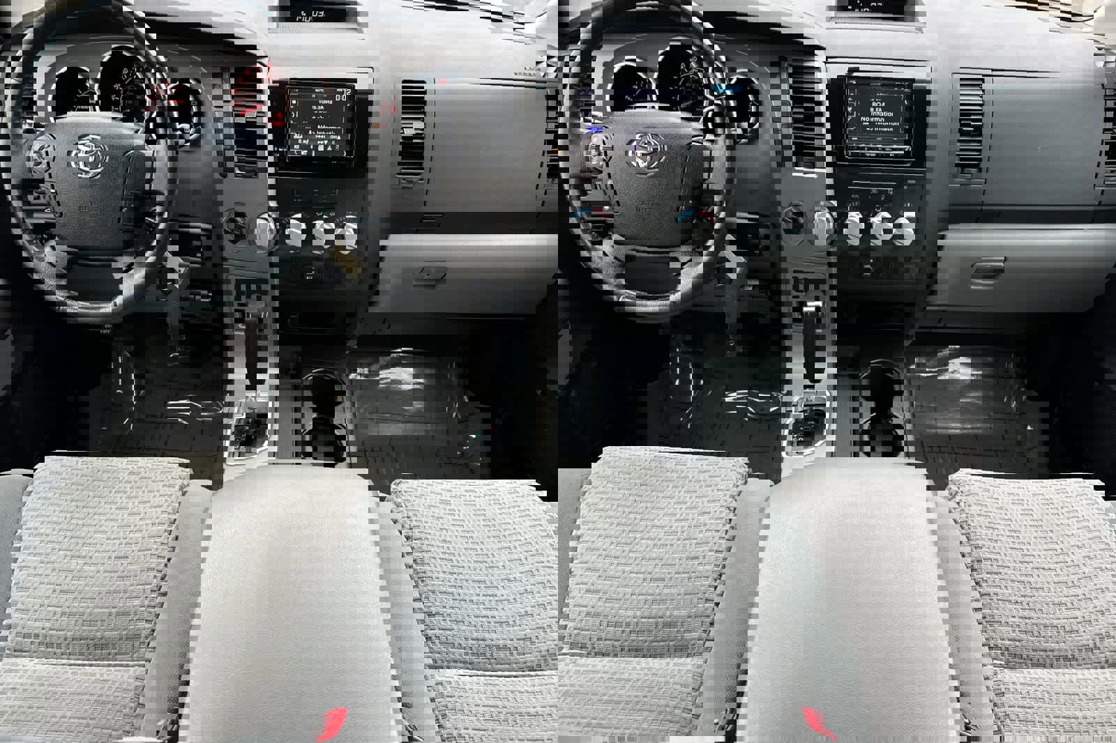 Used 2010 Toyota Tundra 4x4 CrewMax image 3