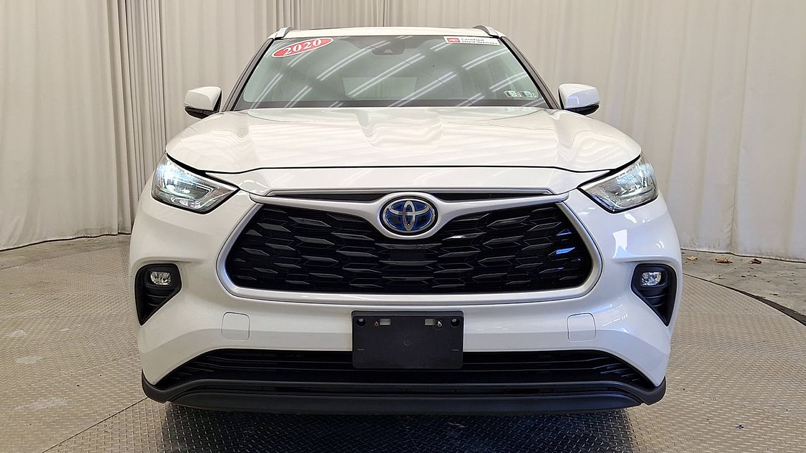 Certified 2020 Toyota Highlander XLE AWD/4WD image 10