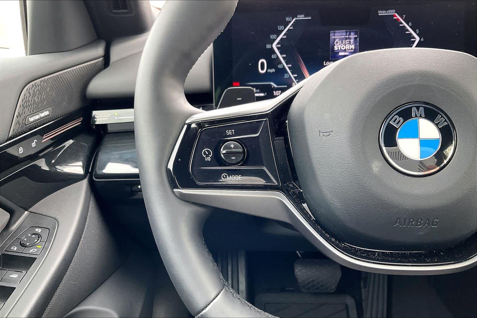 Used 2025 BMW 530i xDrive AWD/4WD image 25