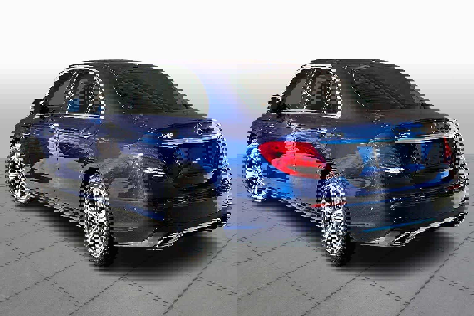 Used 2018 Mercedes-Benz E 300 image 11