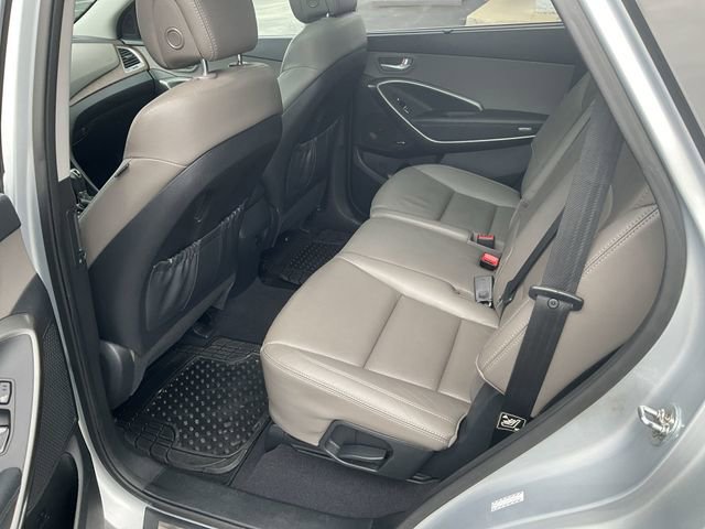 Used 2017 Hyundai Santa Fe SE image 12