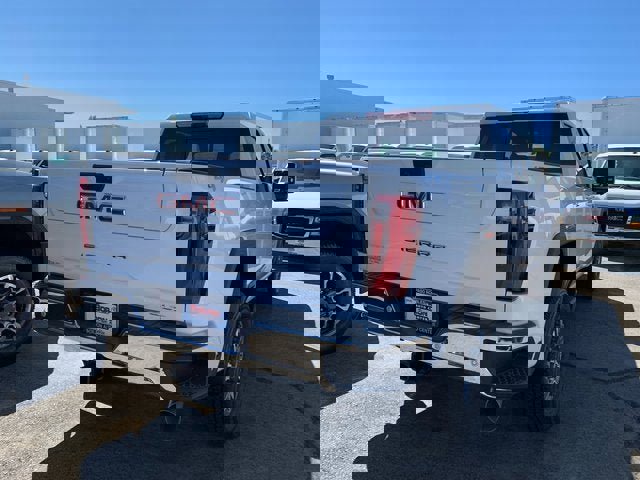 New 2025 GMC Sierra 2500 SLT w/ SLT Convenience Package image 6