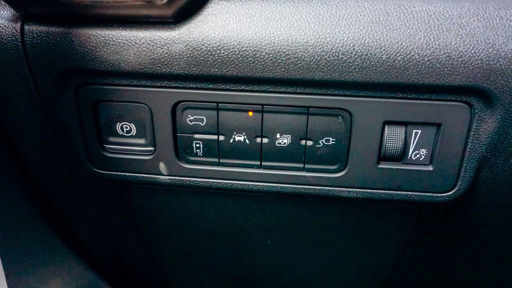 Used 2025 GMC Hummer EV 2X w/ LPO, Cargo Utility Package image 29