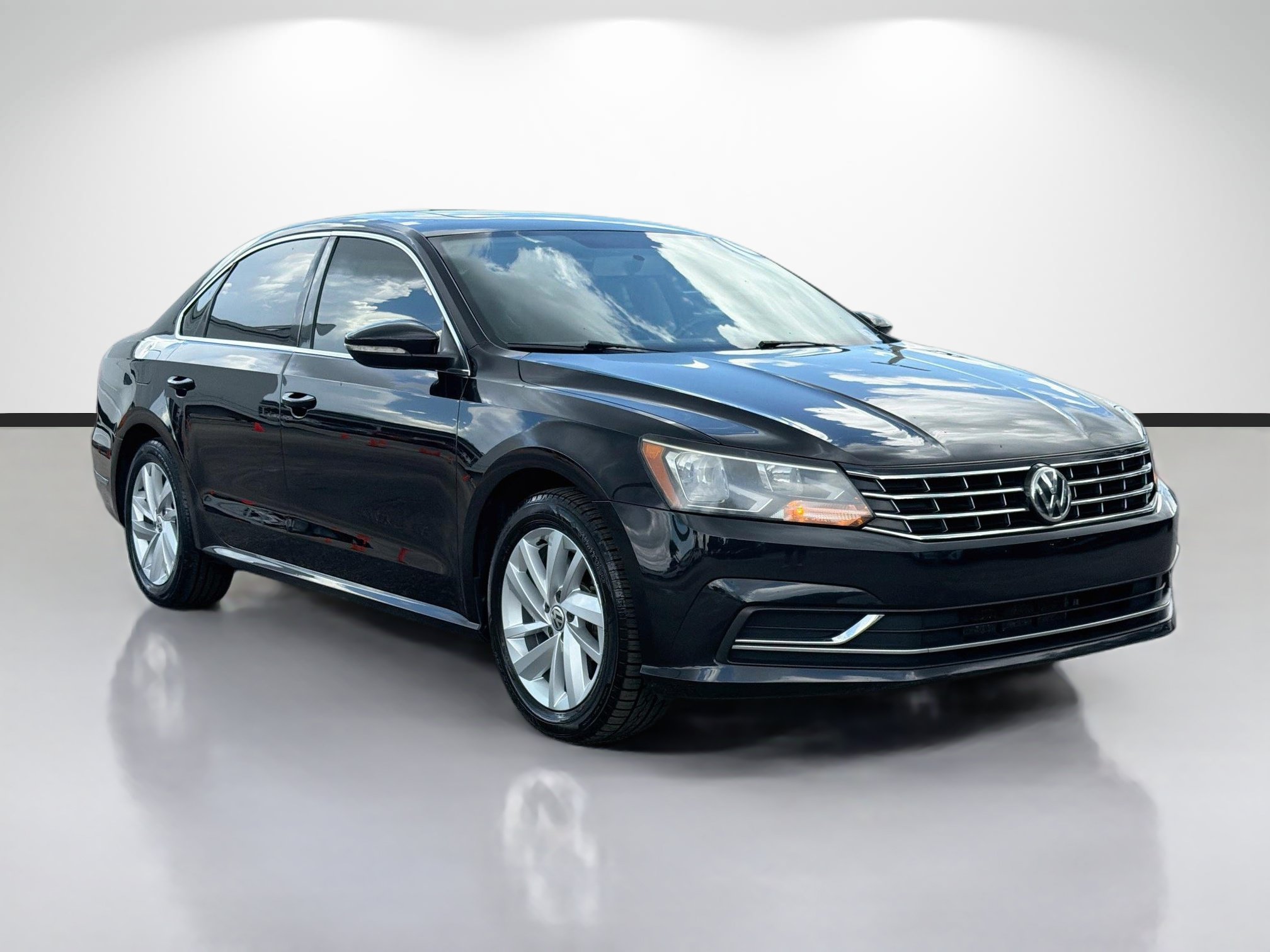 Used 2018 Volkswagen Passat 2.0T SE
