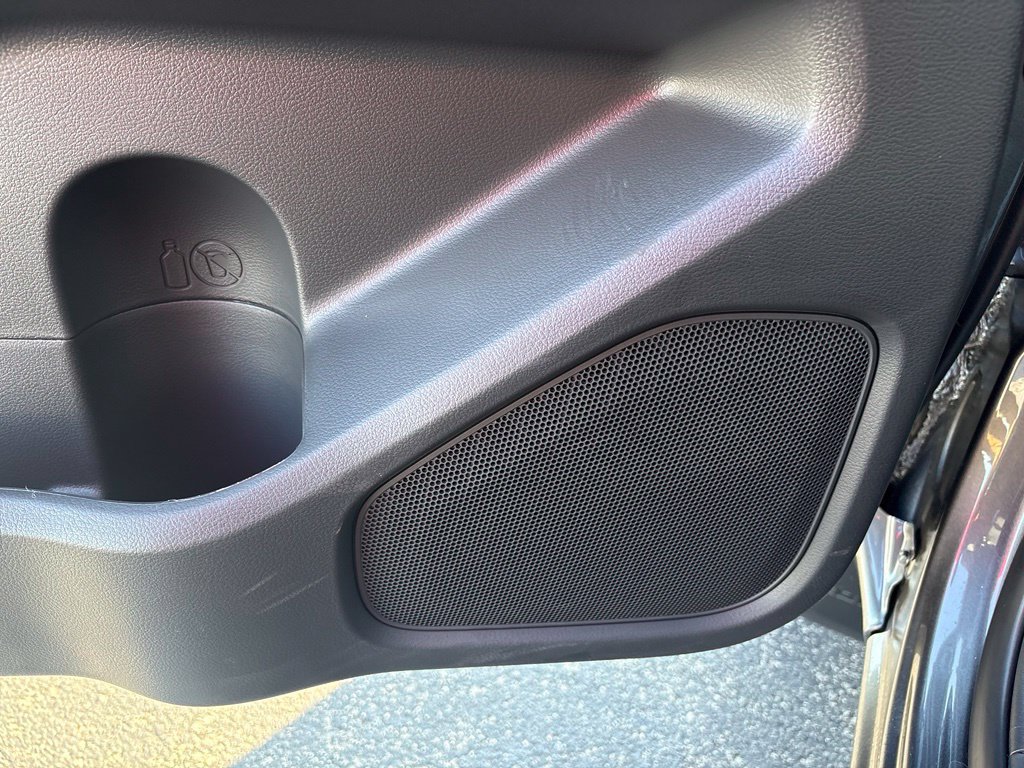 New 2027 Nissan Frontier SV w/ SV Convenience Package RWD image 13