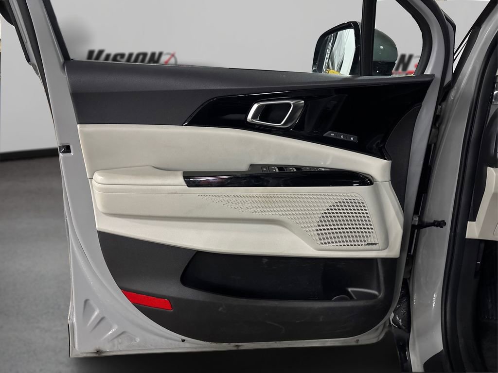 Certified 2024 Kia Carnival SX Prestige image 24