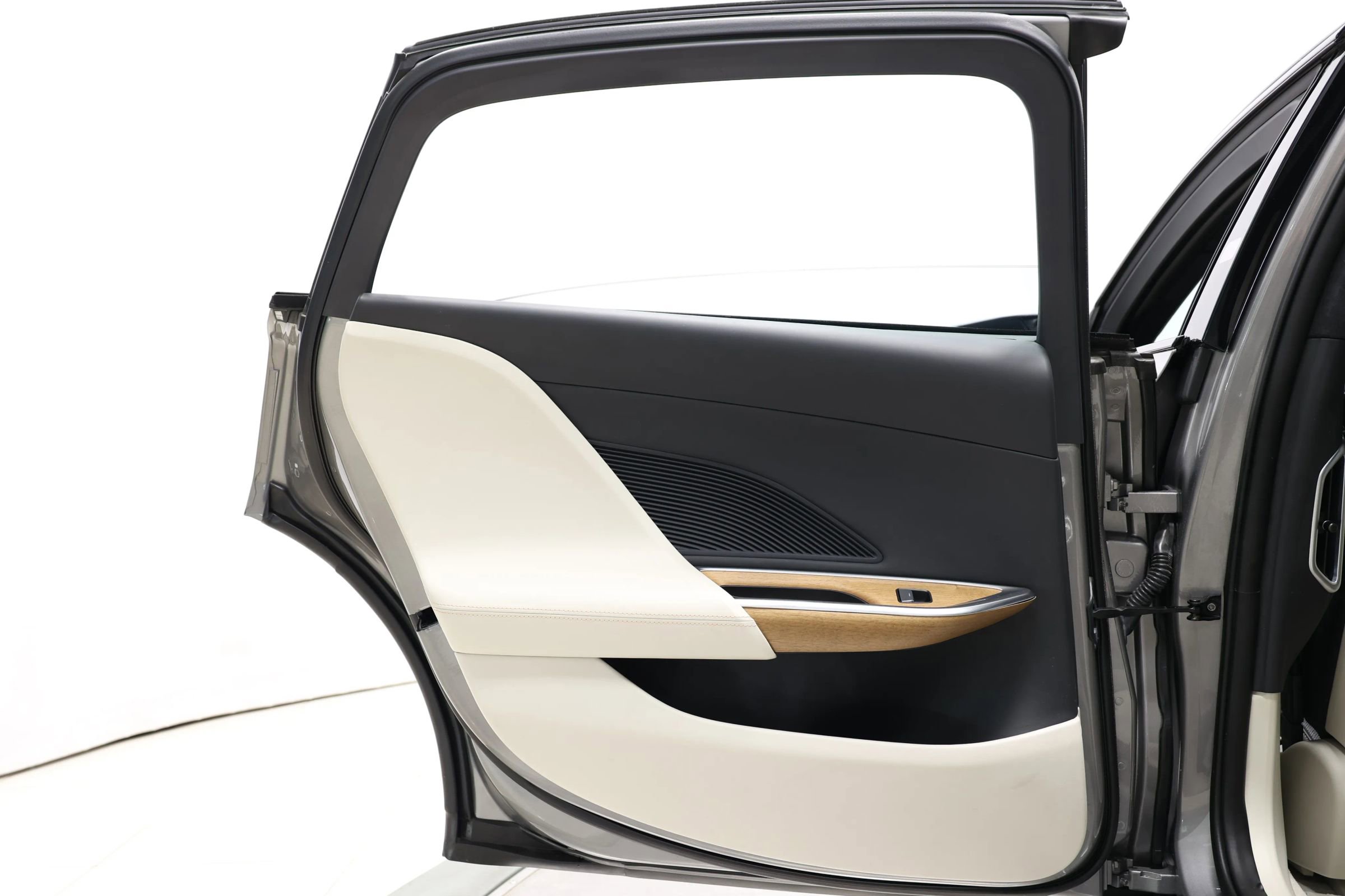 Used 2023 Lucid Air Grand Touring image 46