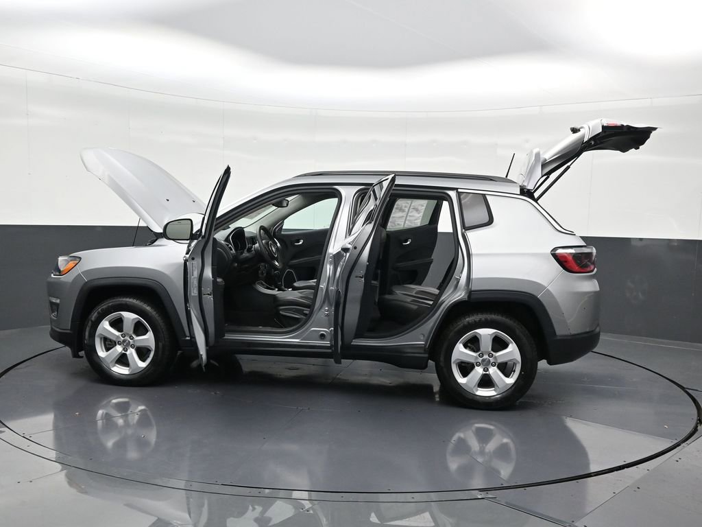 Used 2021 Jeep Compass Latitude image 32