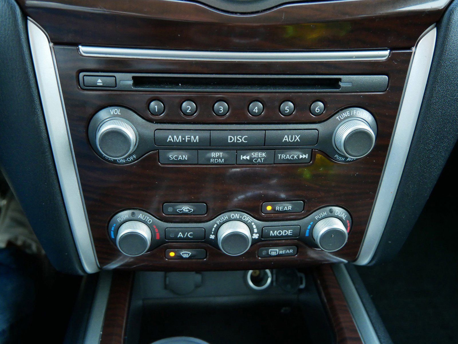 Used 2015 Nissan Pathfinder SL image 20