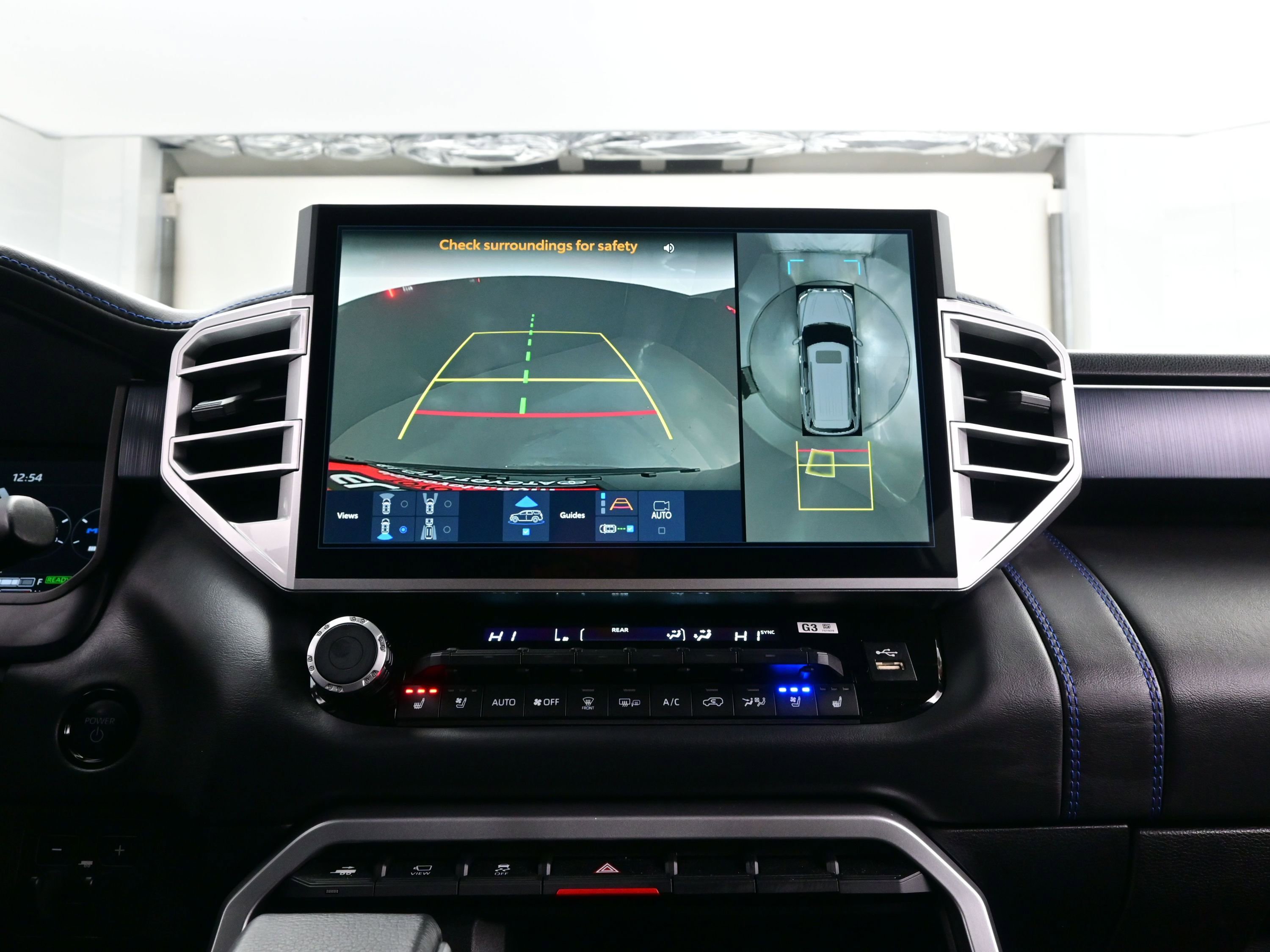 Used 2025 Toyota Sequoia Platinum image 21